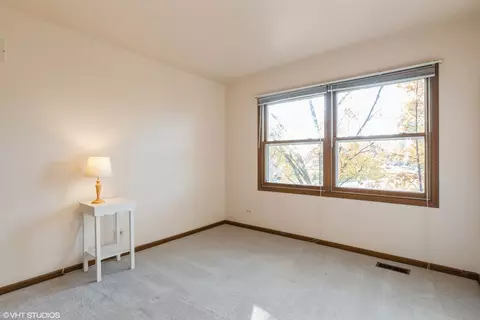 Bedroom - 807 Tanglewood Dr, Wheeling, IL 60090 photo 2 of 3