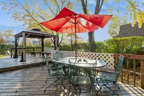 Exterior - 807 Tanglewood Dr, Wheeling, IL 60090 photo 3 of 10