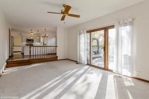 Living - 807 Tanglewood Dr, Wheeling, IL 60090 photo 4 of 4