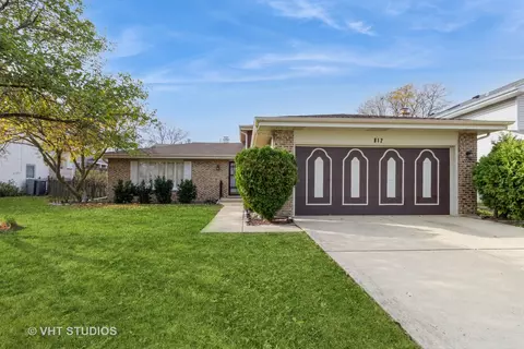 812 Cherry Dr, Schaumburg, IL 60194