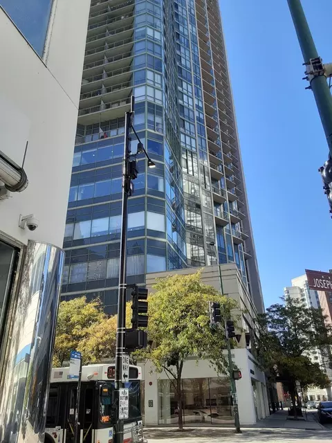 111 W Maple St #3412, Chicago, IL 60610