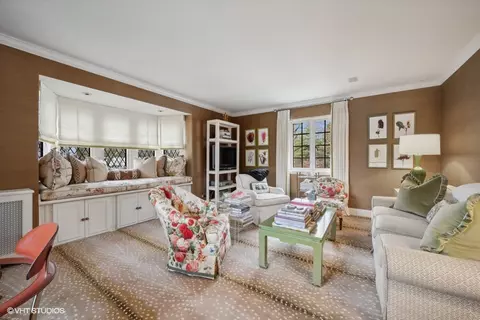 Living - 66 Fox Ln, Winnetka, IL 60093 photo 8 of 8