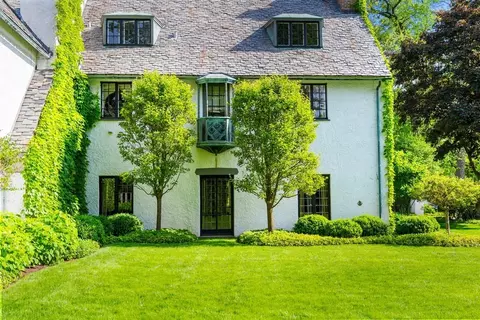 Exterior - 66 Fox Ln, Winnetka, IL 60093 photo 6 of 17