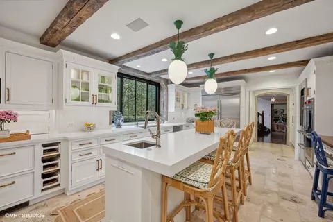 Kitchen - 66 Fox Ln, Winnetka, IL 60093 photo 1 of 3