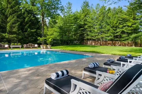Exterior - 66 Fox Ln, Winnetka, IL 60093 photo 11 of 17