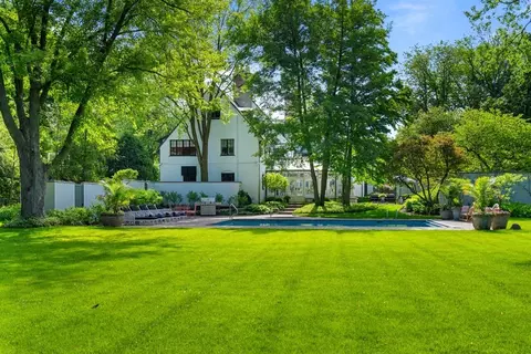 Exterior - 66 Fox Ln, Winnetka, IL 60093 photo 14 of 17
