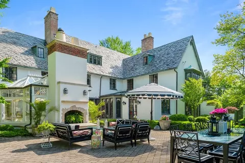 Exterior - 66 Fox Ln, Winnetka, IL 60093 photo 5 of 17