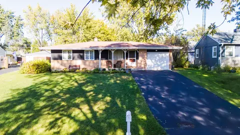 455 Birchwood Dr, Antioch, IL 60002