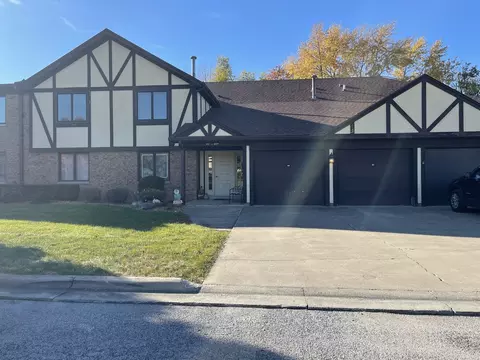 803 Carol Ct #C-1, Pontiac, IL 61764