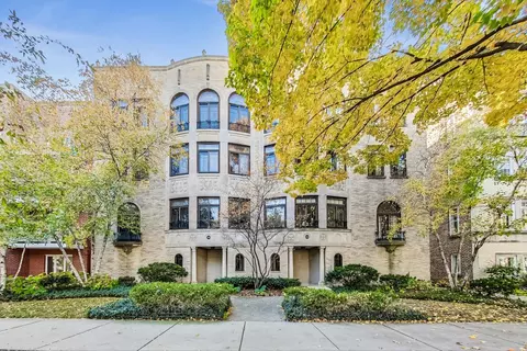 2221 W Farwell Ave #2, Chicago, IL 60645