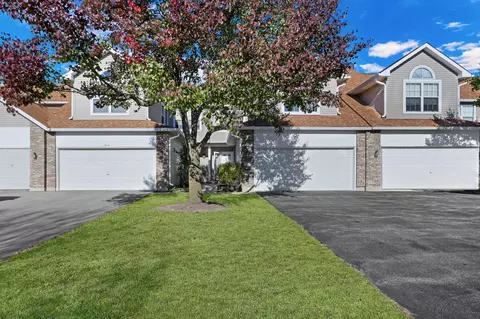 13316 W Heiden Cir, Lake Bluff, IL 60044