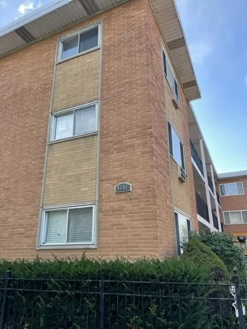 4602 N River Rd #B4, Schiller Park, IL 60176