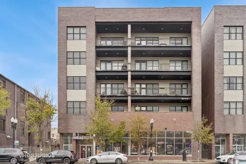 1842 W Irving Park Rd #501, Chicago, IL 60613