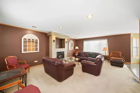 1702 Mountain Ridge Pass, Plainfield, IL 60586 photo 3