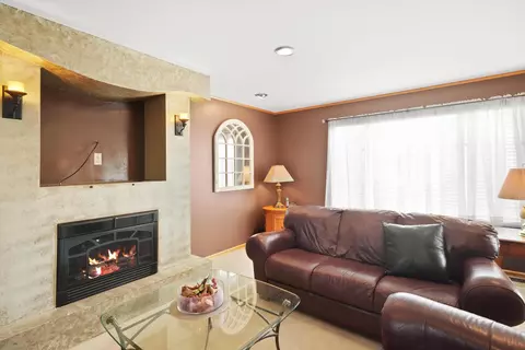 1702 Mountain Ridge Pass, Plainfield, IL 60586 photo 4