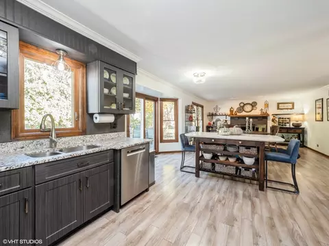 326 Bryan Dr, Cary, IL 60013 photo 11