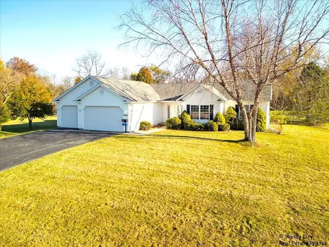 7403 Beach Ct, Wonder Lake, IL 60097