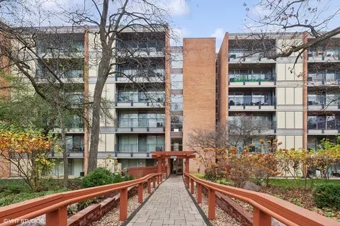 6010 Oakwood Dr #1K, Lisle, IL 60532