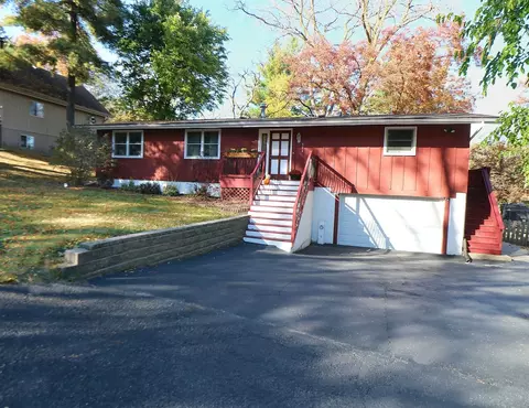904 Annabelle St, Mchenry, IL 60051