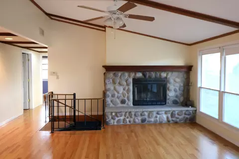 904 Annabelle St, Mchenry, IL 60051 photo 9