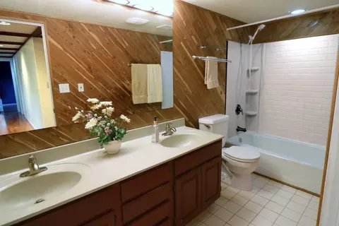 904 Annabelle St, Mchenry, IL 60051 photo 4