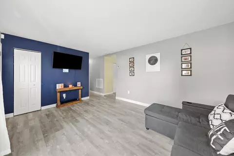 802 Post Ln, Streamwood, IL 60107 photo 7