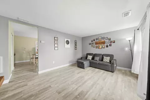 802 Post Ln, Streamwood, IL 60107 photo 6