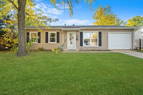 802 Post Ln, Streamwood, IL 60107 photo 1