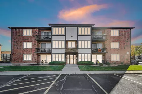 5008 Circle Ct #901, Crestwood, IL 60445