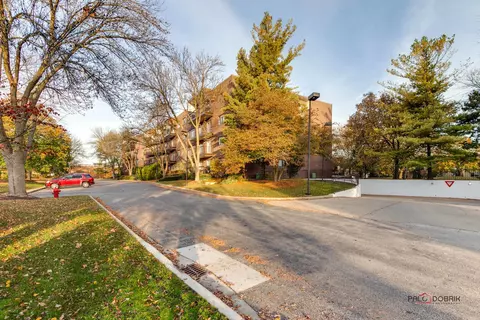 300 E Dundee Rd #101, Buffalo Grove, IL 60089