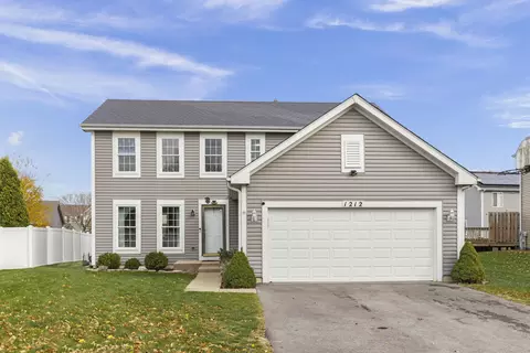 1212 Samuel Ct, Naperville, IL 60540