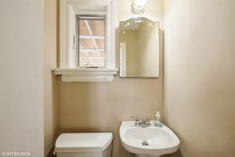 Bath - 1781 Whitcomb Ave, Des Plaines, IL 60018 photo 1 of 2