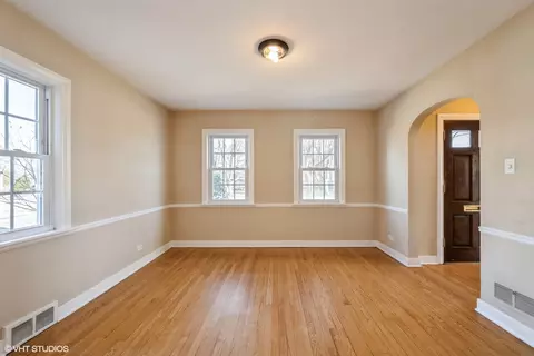 Living - 1781 Whitcomb Ave, Des Plaines, IL 60018 photo 4 of 4