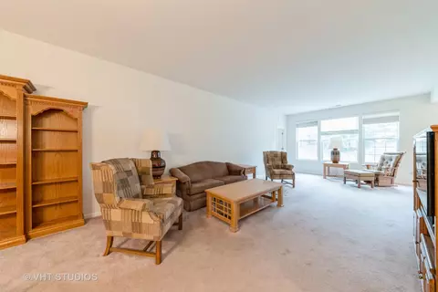 2855 Cascade Falls Cir, Elgin, IL 60124 photo 4