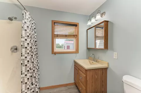 Bath - 17357 Sedgewick Rd, Plano, IL 60545 photo 1 of 3