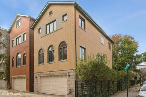 1902 S Louie Pkwy, Chicago, IL 60616