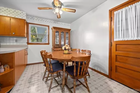 644 Gilbert Ter, Aurora, IL 60506 photo 8