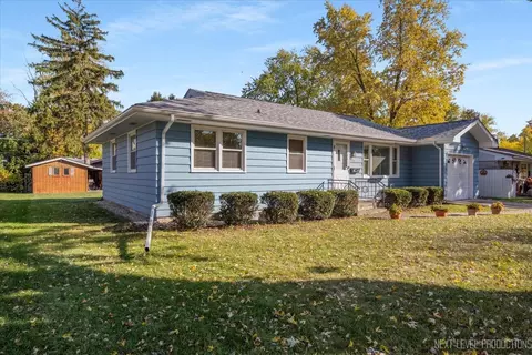 644 Gilbert Ter, Aurora, IL 60506 photo 2