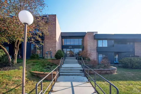 1295 N Sterling Ave #107, Palatine, IL 60067