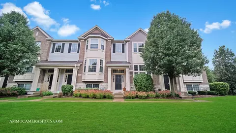 2891 Henley Ln, Naperville, IL 60540