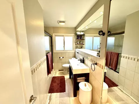 Bath - 573 N 6th Ave, Des Plaines, IL 60016 photo 1 of 3