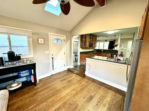 Kitchen - 573 N 6th Ave, Des Plaines, IL 60016 photo 5 of 5