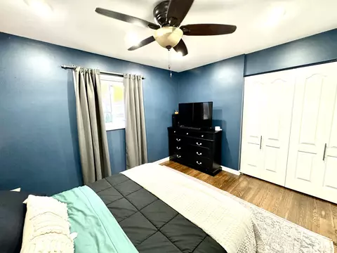 Bedroom - 573 N 6th Ave, Des Plaines, IL 60016 photo 2 of 2