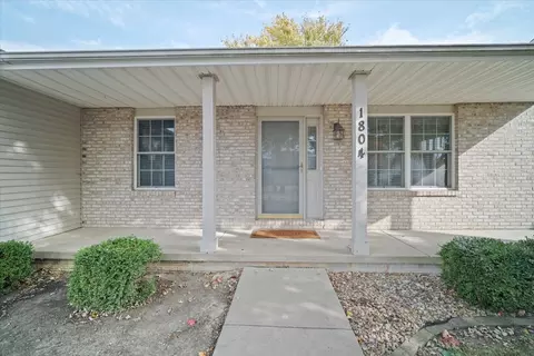 1804 Chuck Murray Dr, Normal, IL 61761 photo 2