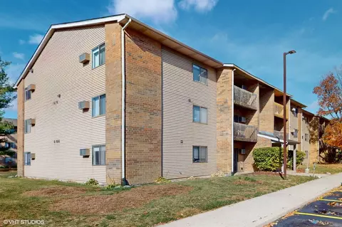 651 Virginia Rd #326, Crystal Lake, IL 60014