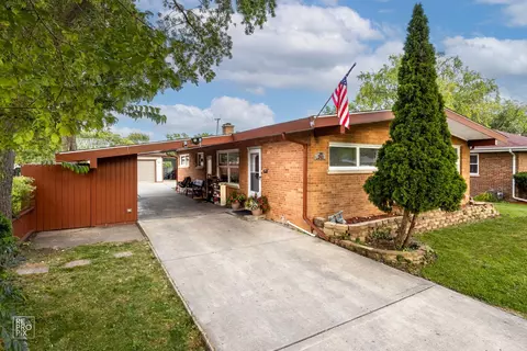243 Barron St, Bensenville, IL 60106