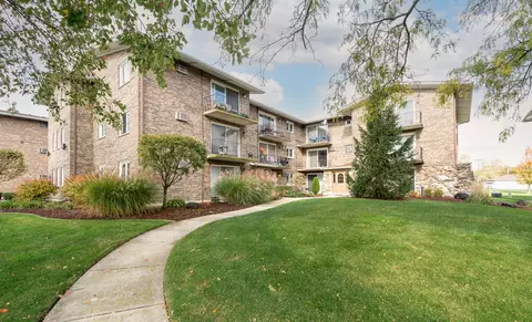 9032 W 140th St #1C, Orland Park, IL 60462