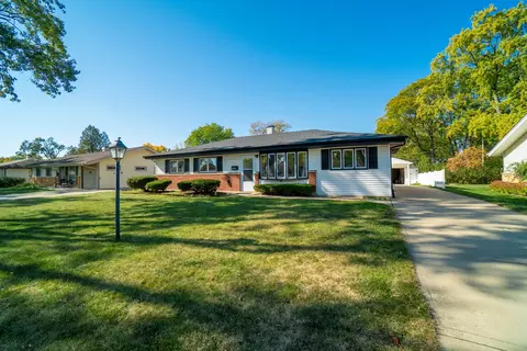 670 Olive St, Hoffman Estates, IL 60169