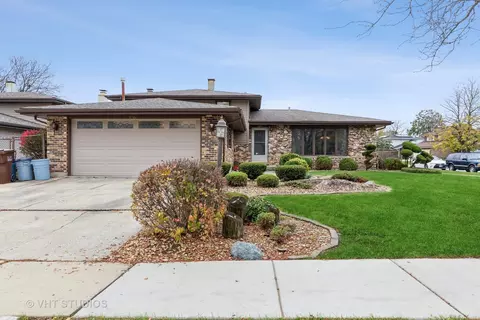 6201 Victoria Dr, Oak Forest, IL 60452