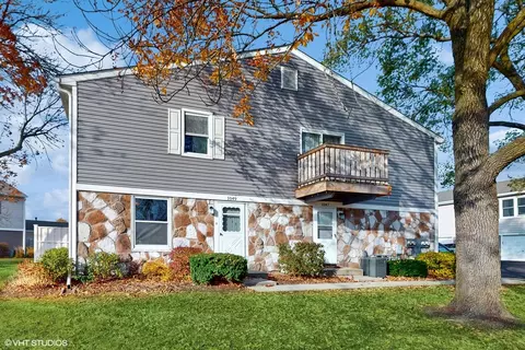 1049 Boston Hbr, Schaumburg, IL 60193